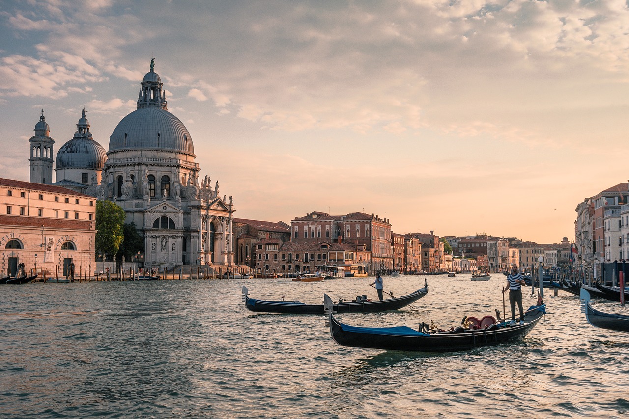 Guided City Tour of Rome. Visit the world s smallest country the Vatican City (which includes the Vatican Museum, Sistine Chapel & St. Peter s Basilica).